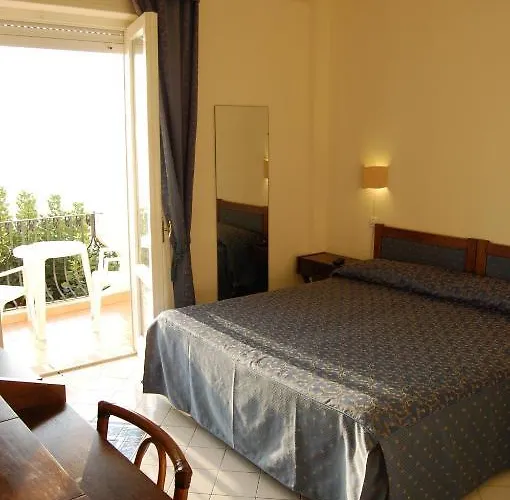 Giardino Sul Mare 3*