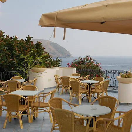Giardino Sul Mare 리파리