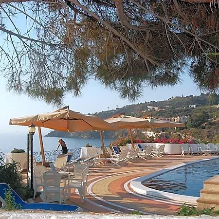 Hotel Giardino Sul Mare 3*
