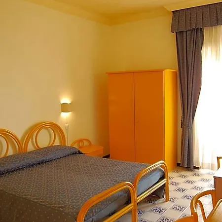 Hotel Giardino Sul Mare 3*