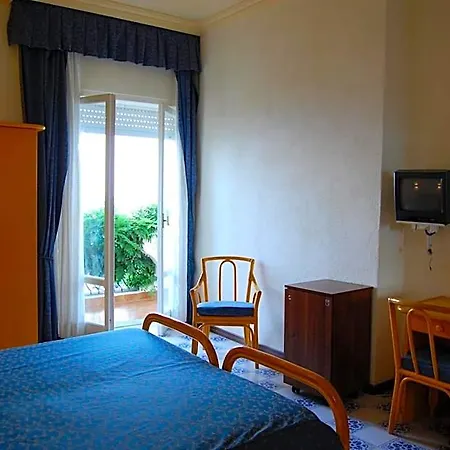 Hotel Giardino Sul Mare